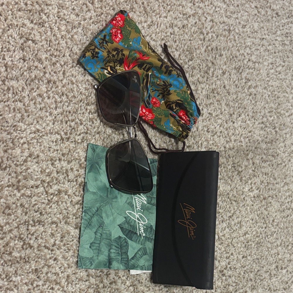 Maui Jim Black Sunglasses with Floral Pouch